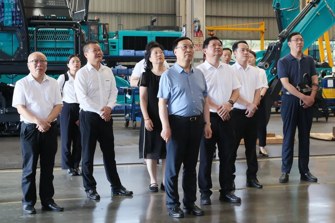 中宣部社科领域专家学者到币游国际智能调研高质量生长