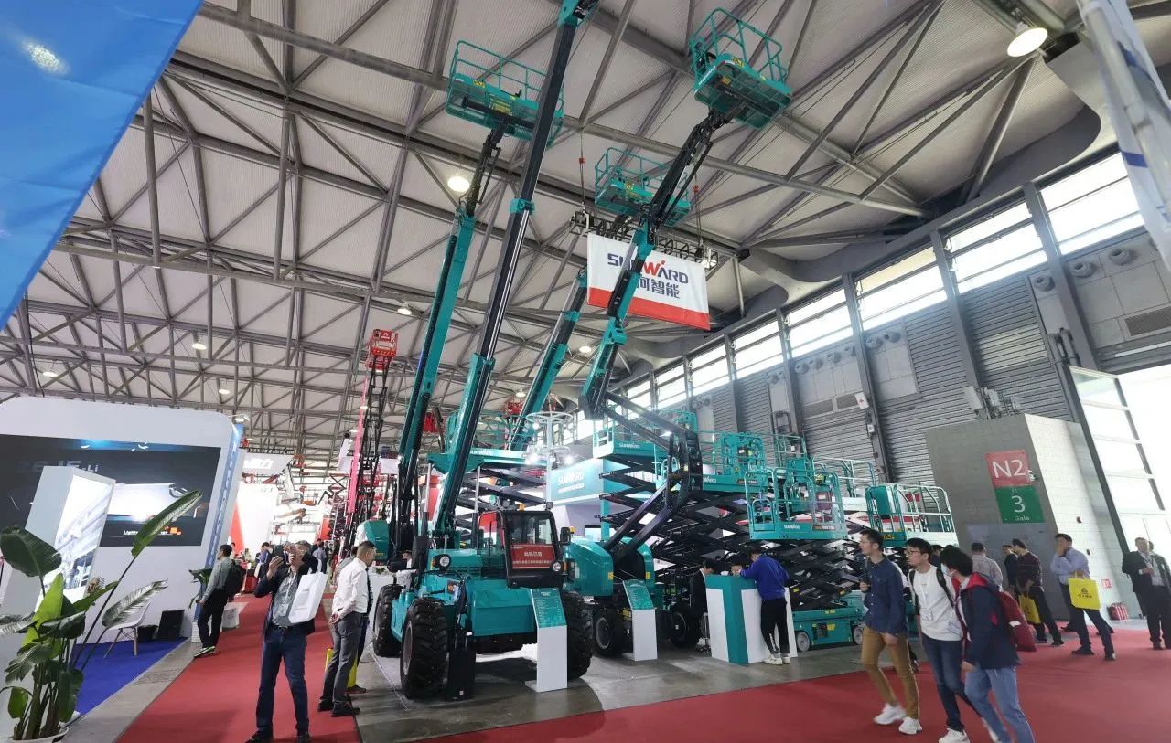 精品出击，，，闪灼魔都！币游国际智能全系列高空机械亮相2023亚洲国际高空展