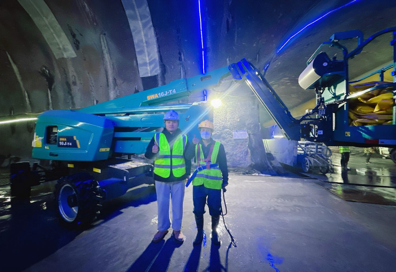 不惧高海拔挑战！币游国际智能高空机械实力助建川藏铁路