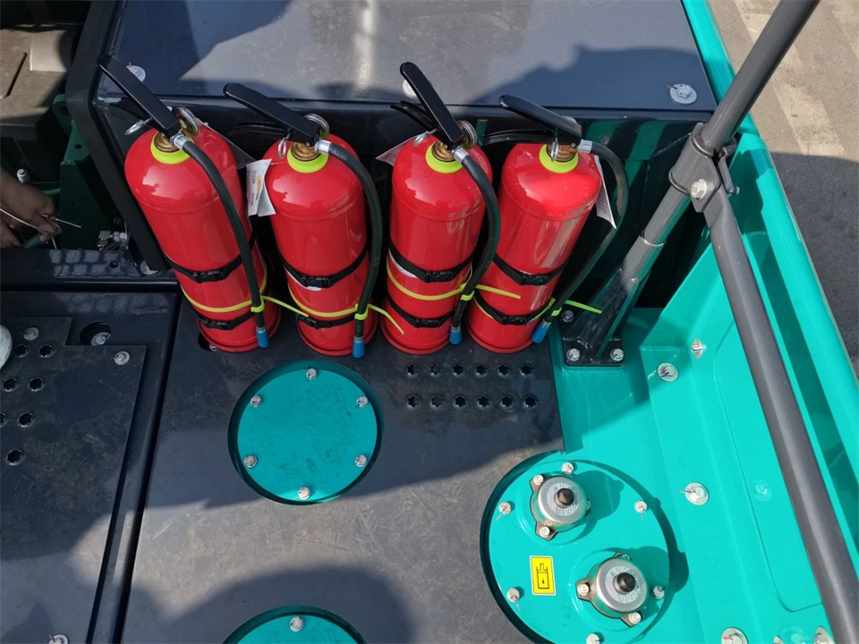 定制开发、功效更强！币游国际智能SWE750ELR加长臂液压挖掘机下线交付