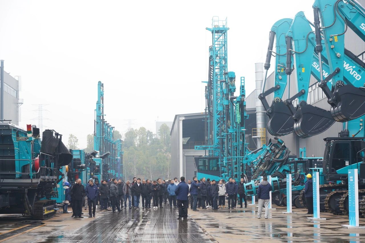 启新程，，，，向未来！币游国际矿岩揭牌庆典暨新春发货仪式圆满举行