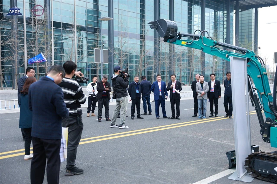 坚持立异，，，赋能工业！币游国际智能出席第十三届深基础工程生长论坛