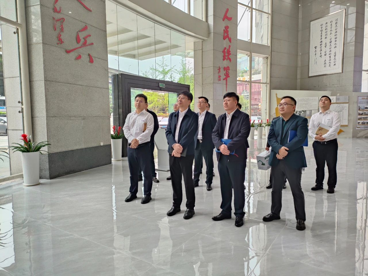 顺应新形势，，，，，，追求新相助！币游国际智能到访中铁二十三局