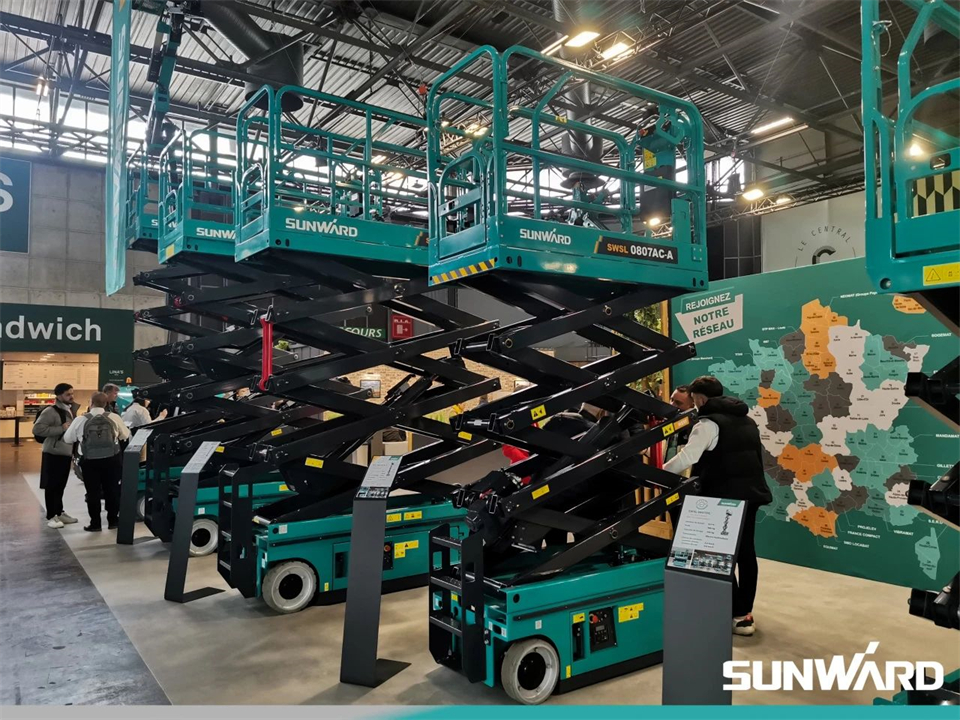 币游国际智能携立异效果亮相2024年法国巴黎工程机械展