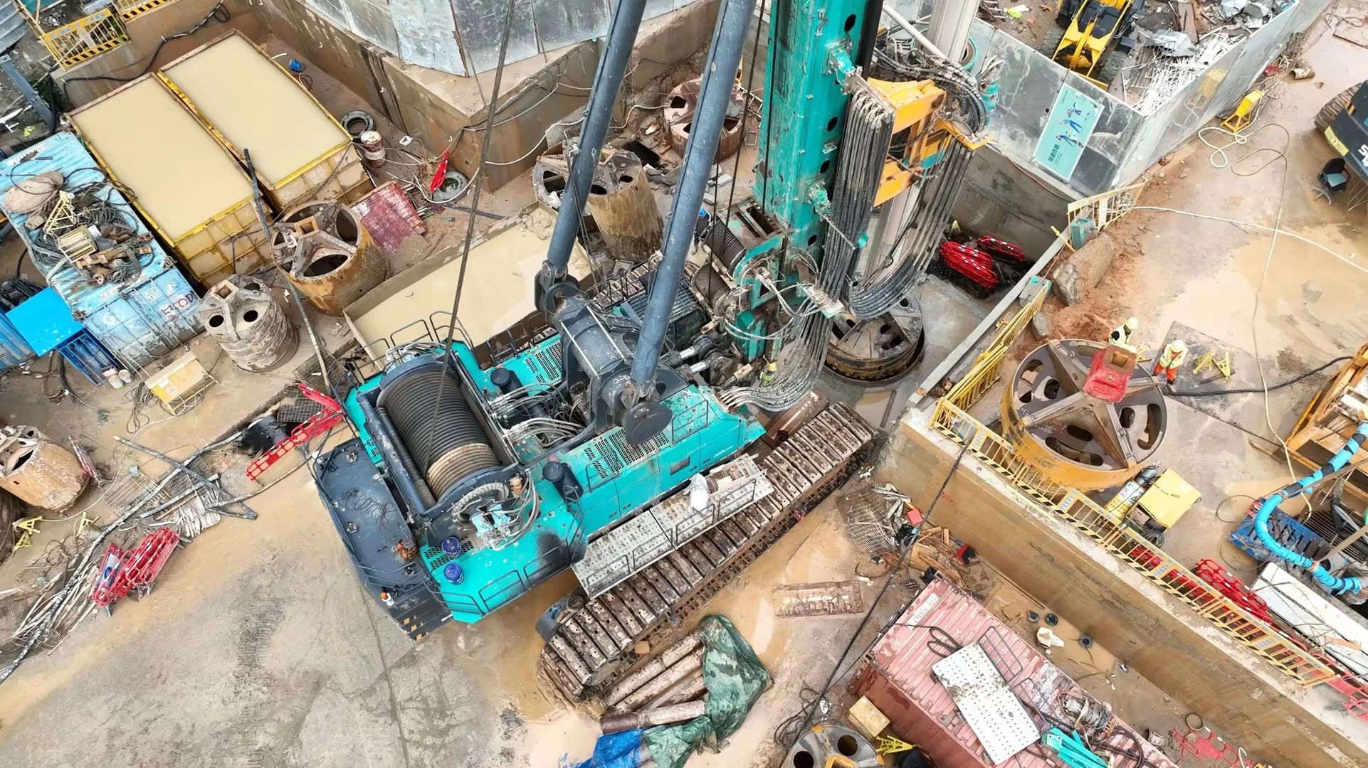 性能突出，，，超强助力！币游国际智能旋挖钻机助力深圳地铁五和站施工