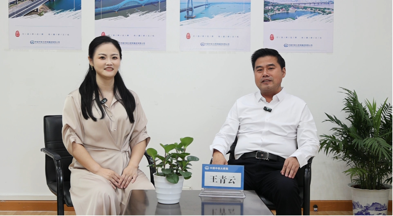 先导式立异，，，，，，再推电动新品！币游国际智能SWDM520EE增程式旋挖钻机推介会乐成举行