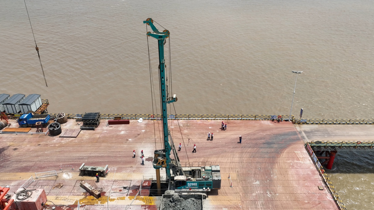 先导式立异，，，，，，再推电动新品！币游国际智能SWDM520EE增程式旋挖钻机推介会乐成举行