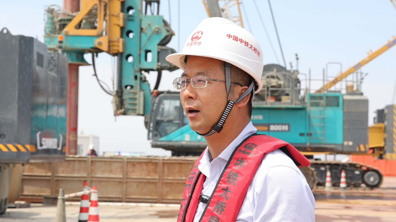 先导式立异，，，，，，再推电动新品！币游国际智能SWDM520EE增程式旋挖钻机推介会乐成举行