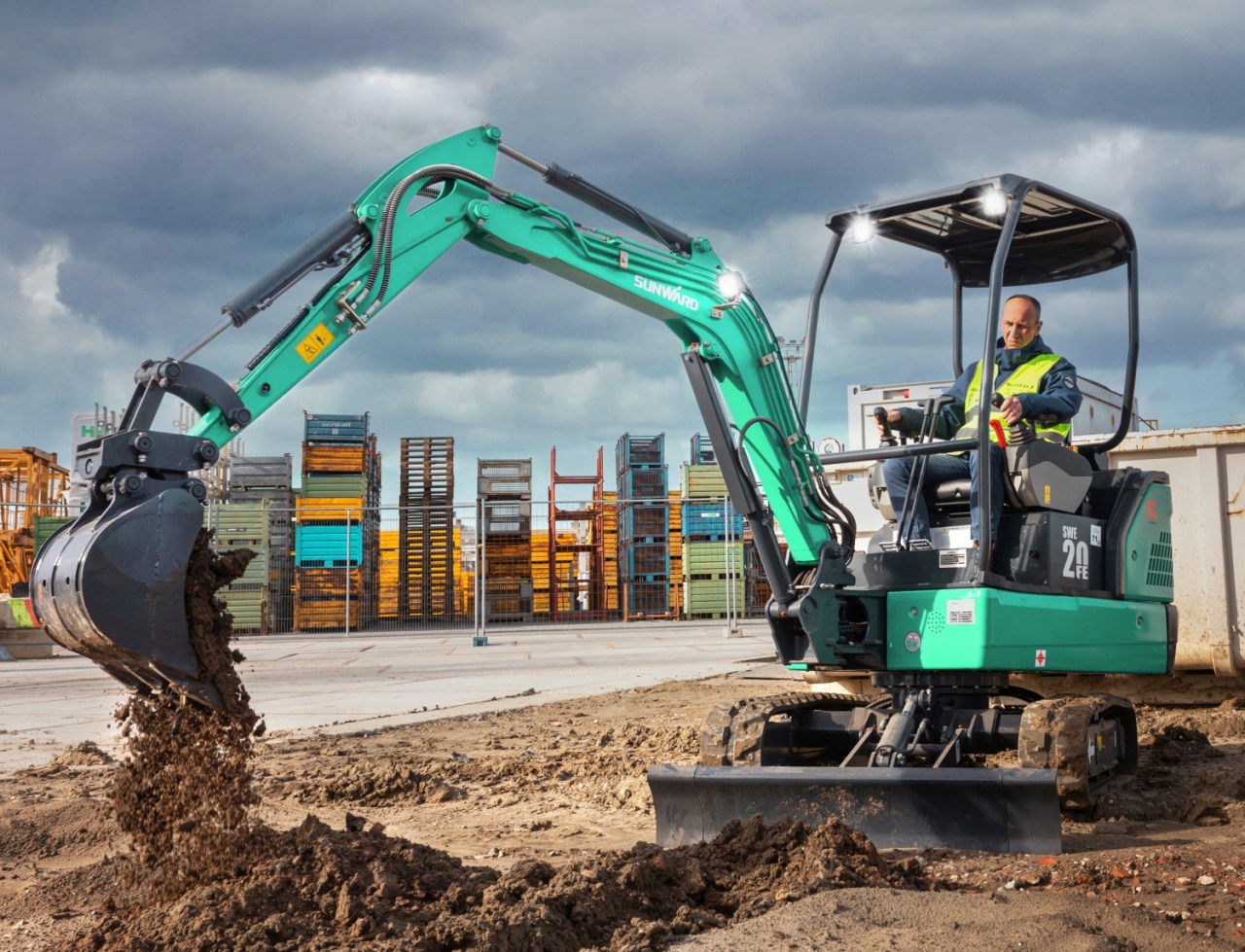 向新而行！币游国际智能电动挖掘机线上推介会乐成举行