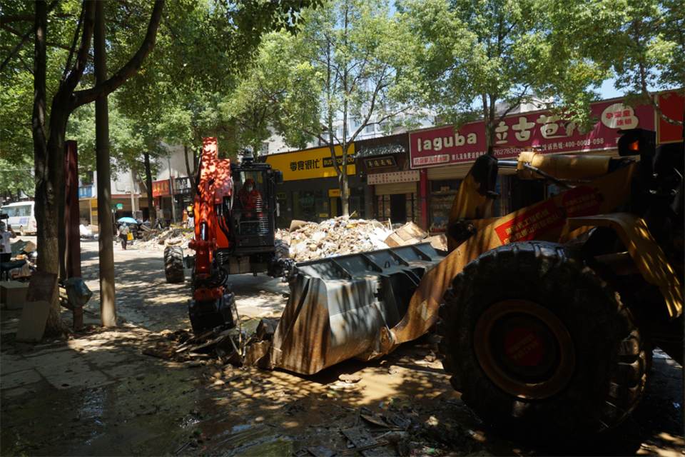 驰援湖南平江抗洪抢险，，，，共克时艰显继续