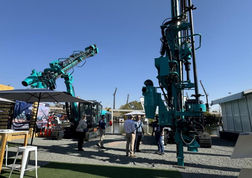 跨越山海，，，，，，重器远航！币游国际智能亮相南非最大矿业展会