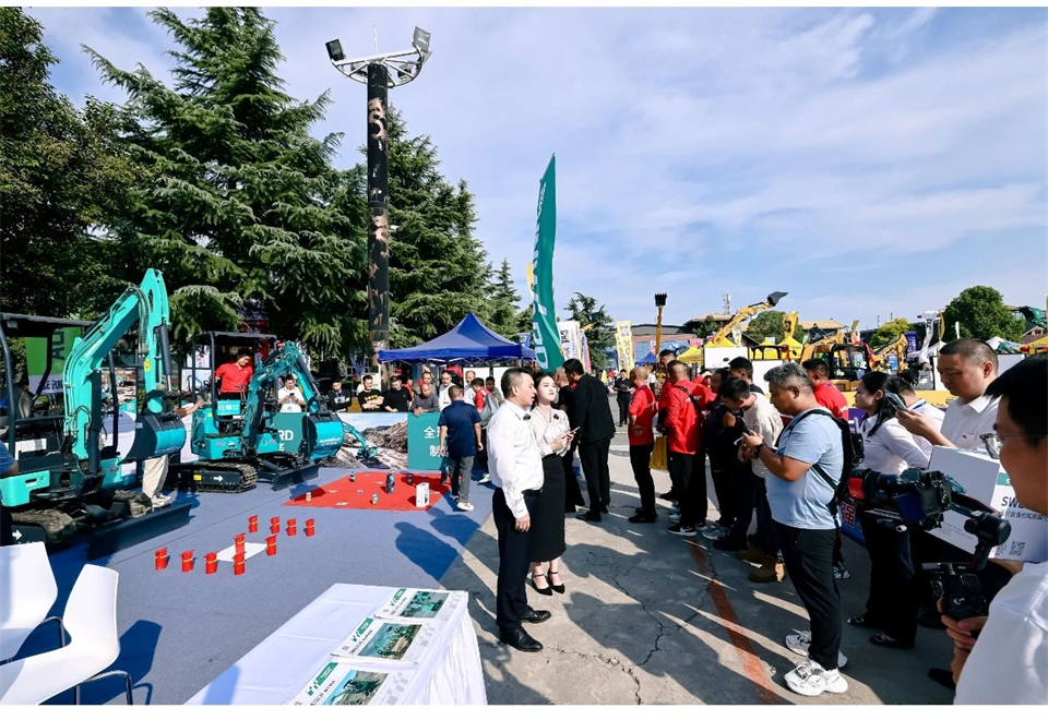 展现“掘”对实力！币游国际智能亮相2024微挖大会暨小型装备大会
