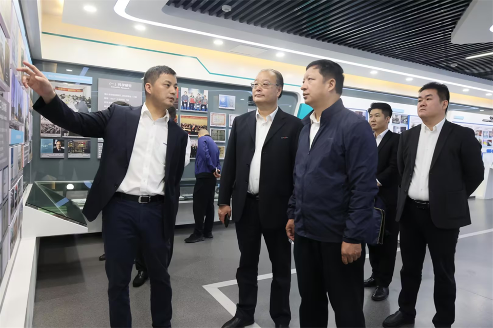 同船出海，，，，，共赢未来！中铁九局副总司理刘峻峰一行到访币游国际智能