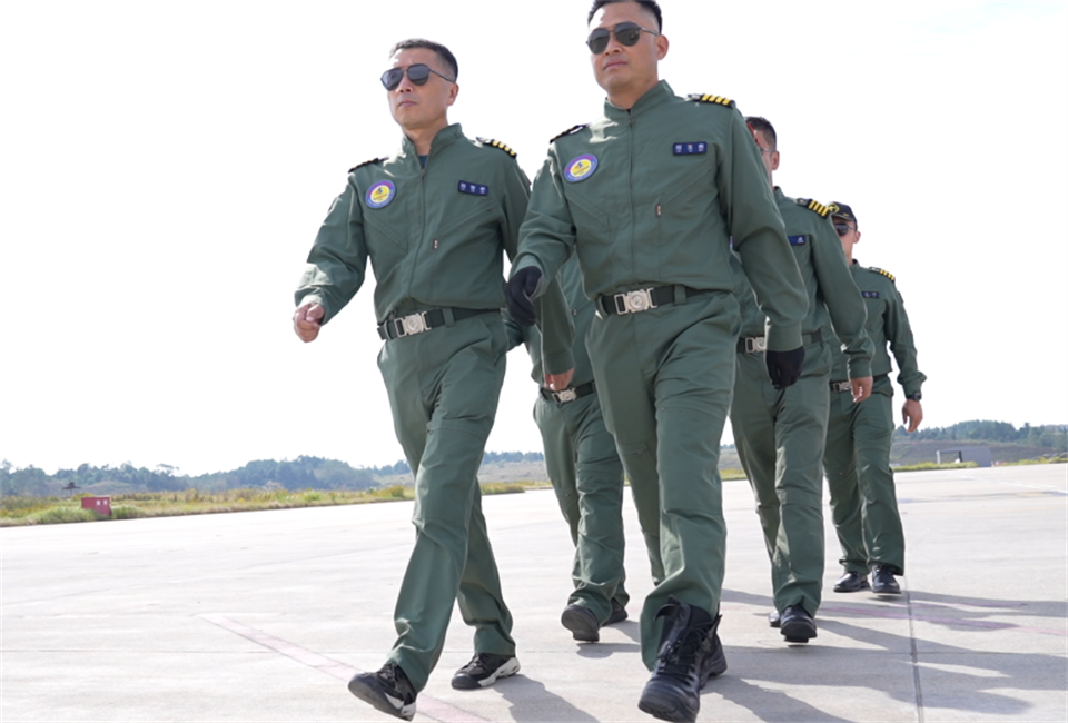 十年织得币游国际秀，，，，，，践行初心创未来！币游国际航行演出队建设10周年庆典活动盛大举行