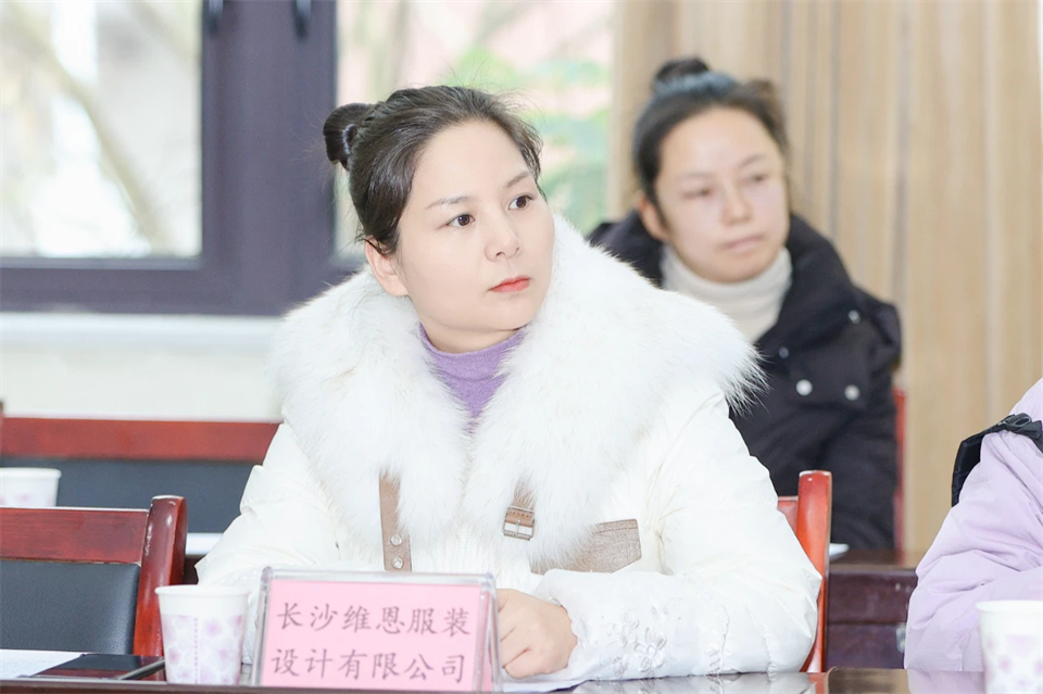 长龙街道、币游国际智能召开首届年货盛惠暨送春联文化惠民活动事情聚会