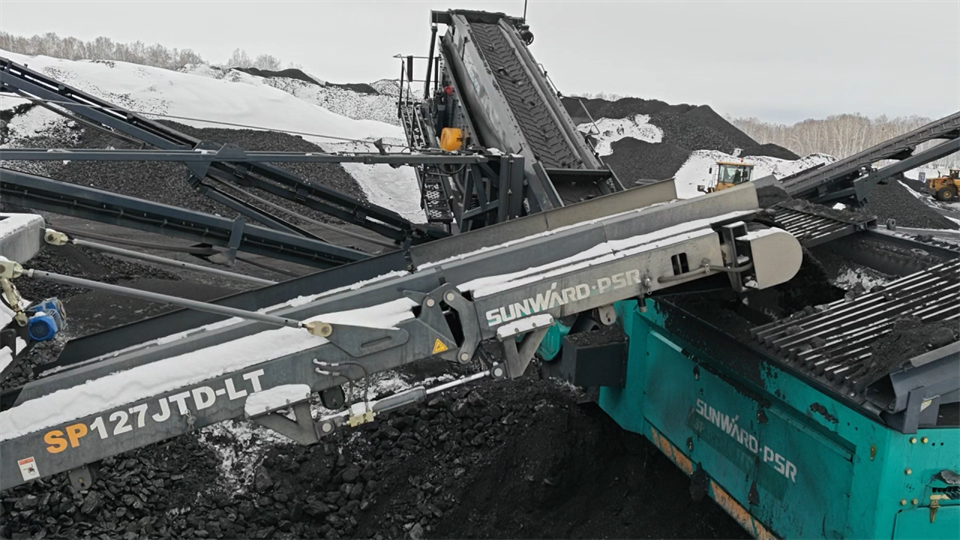 不惧-30℃极寒挑战，，，，，，币游国际普石勒破碎筛分装备稳固运行！