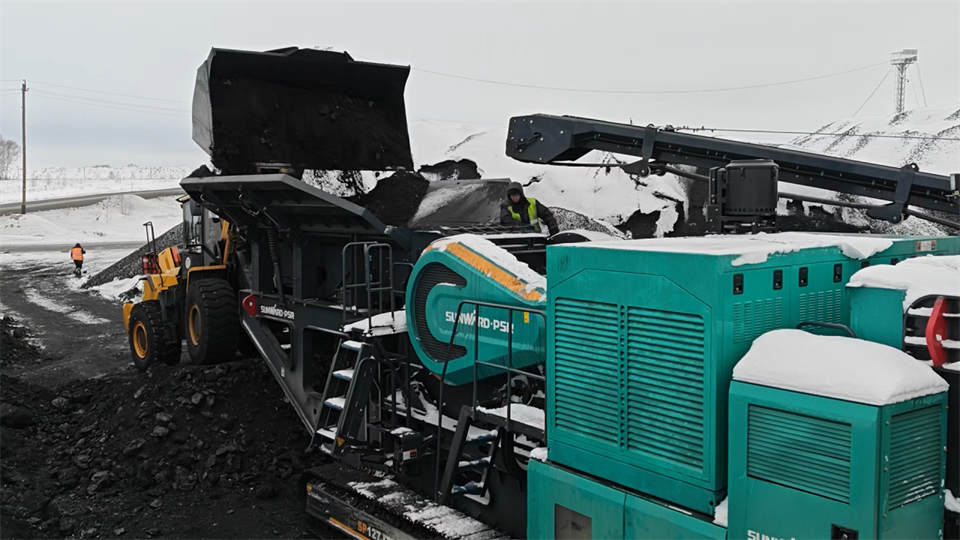 不惧-30℃极寒挑战，，，，，，币游国际普石勒破碎筛分装备稳固运行！