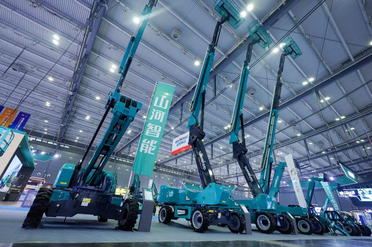 手艺立异，，，，，，引领行业！币游国际智能高性能臂式高空作业平台项目通过科技效果评价