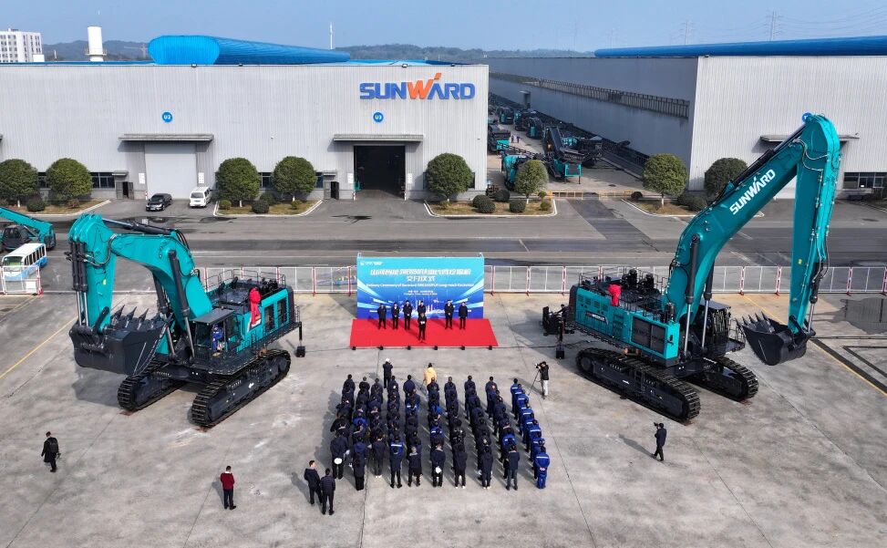 争锋启新程！币游国际智能SWE1650FLR加长臂挖掘机乐成交付国际客户